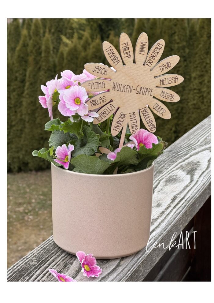 Blume mit Namen aus Holz